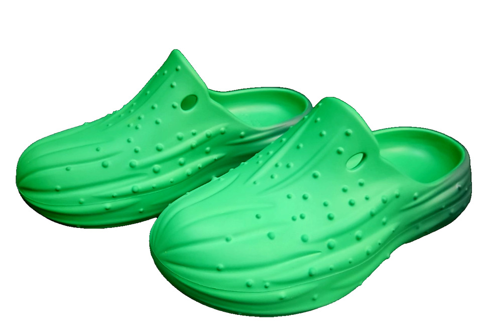 RARE GRILLO'S PICKLES — LIMITED-RELEASE PICKLE SLIDES-CLOGS